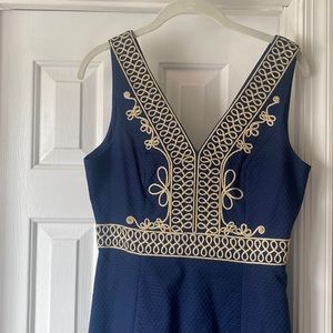 Lilly Pulitzer Size 4 Navy and Gold Shift Dress